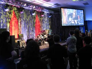 Image: 9441970159_stumpcrowd-abc944.jpg